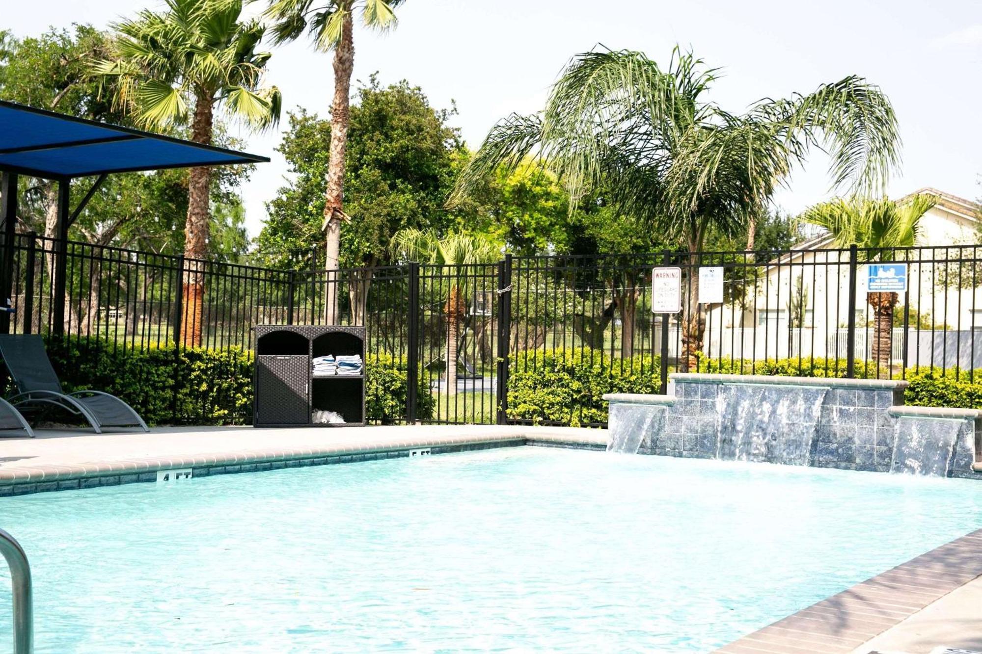 Radisson Hotel Mcallen Airport Exteriör bild